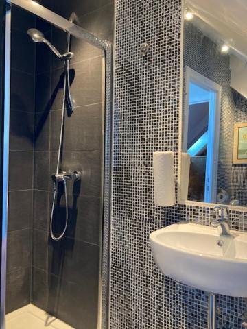 Caravaggio Boutique Suites Антверпен Екстериор снимка